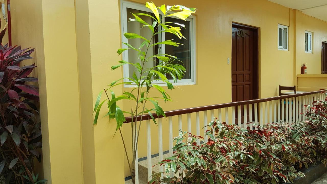 Blue Lagoon Inn & Suites Puerto Princesa Exteriör bild